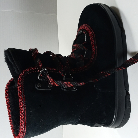 Boot - Picture 4 of 9